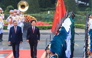 Việt Nam bắn 21 loạt đại bác chào mừng Tổng thống Hàn Quốc