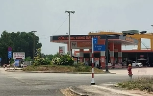 Ô tô cán bé gái 2 tuổi tử vong tại cây xăng dầu ở TPHCM