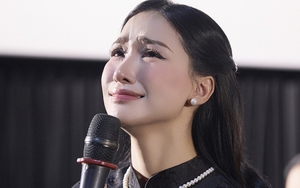 Hoà Minzy thông báo tin buồn: "Chúng ta cũng mới gặp nhau tại Fanconcert 1/2 này thôi và em hứa sẽ tới Concert ở Hà Nội nữa mà"