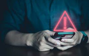 Cảnh báo: Điện thoại xuất hiện 3 dấu hiệu này, rất có thể bạn đã bị theo dõi, nhiều người vô tình bỏ qua và phải trả giá đắt