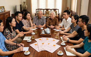 Ngày về nhận “tiền hỗ trợ”, tôi chết lặng khi mẹ chồng lôi ra cả xấp sổ đỏ, phát đều cho 8 người, dâu rể như nhau