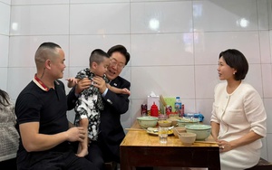 Chủ quán phở phố cổ Hà Nội chia sẻ lại toàn bộ kỷ niệm đáng nhớ khi bất ngờ được đón Tổng thống Hàn Quốc và phu nhân