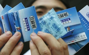 Người Trung Quốc kêu gọi nhau tích trữ số lượng lớn bao cao su