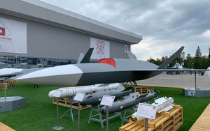 Máy bay không người lái Grom đóng vai trò trợ thủ đắc lực cho Su-34 và Su-57