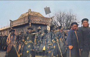 Quan tài Từ Hy Thái hậu bất ngờ nhỏ máu suốt đường đưa tang: Lý Liên Anh hé lộ sự thật rùng rợn