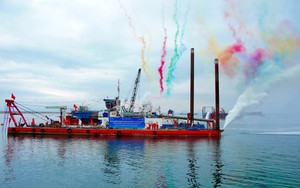 Việt Nam chính thức khởi công siêu cảng được đầu tư hơn 45.000 tỷ đồng, ngay dưới chân đèo Hải Vân