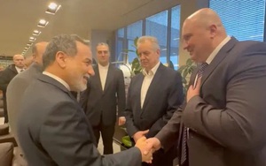 Chiến sự Trung Đông ngày 27-4: Iran nói Mỹ "hết bài", ám chỉ eo biển Bab el-Mandeb