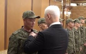 Bộ trưởng Quốc phòng Nga trao tặng huân chương cho binh lính Triều Tiên