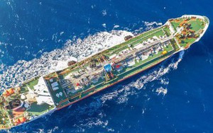 Hai siêu tàu dầu Nga bất ngờ 'bẻ lái' giữa Đại Tây Dương: Mức giá 'khủng' khiến những lô hàng diesel đổi hướng giữa chừng