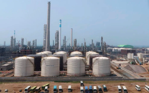 Bị Mỹ trừng phạt vì mua dầu Iran, gia tộc đứng sau tập đoàn lọc dầu Trung Quốc mất trắng 36 nghìn tỷ