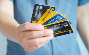 Trước kỳ nghỉ lễ, người có thẻ tín dụng cần làm ngay điều này để tránh bị tính lãi, mắc nợ xấu