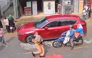 Bé trai bị điện giật tại lễ hội té nước ở Lai Châu, một chiến sĩ CSGT lao vào dòng người gây xúc động