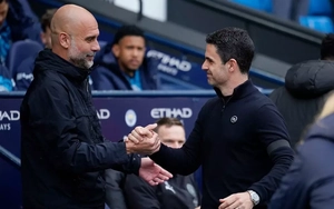 Man City không được đổi lịch, Arsenal chiếm lợi thế trong cuộc đua vô địch