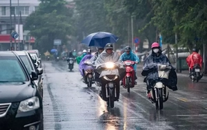 Chiều tối nay miền Bắc chuyển mưa dông, đề phòng mưa đá