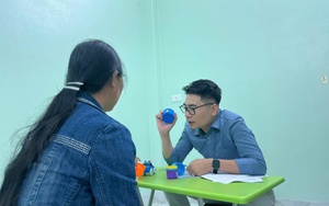 Không ép con thay đổi, bố mẹ làm điều ngược lại khiến chuyên gia tâm lý phải khen ngợi