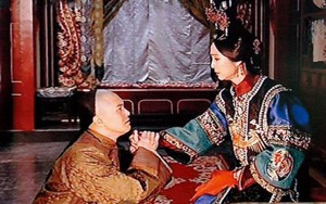 Lý Liên Anh cứ đêm xuống lại chuốc say Từ Hi để làm việc "mờ ám": Cung nữ lén nhìn phát hiện bí mật này