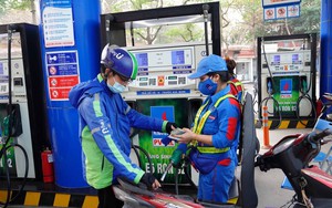 Việt Nam ứng phó linh hoạt thế nào giữa 'bão giá' xăng dầu toàn cầu?