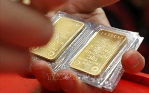 Giá vàng hôm nay 5/4: Vàng trong nước neo cao, chênh lệch gần 26 triệu đồng/lượng với vàng thế giới