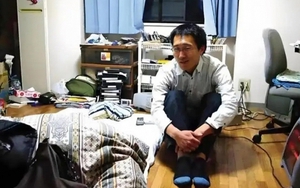 Một kiểu "ăn bám" cha mẹ hoàn toàn mới: Bề ngoài dường như không đòi hỏi gì nhưng thực ra sống kiếp tầm gửi!