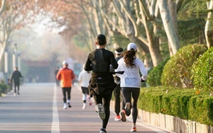 Người đàn ông 40 tuổi suy thận sau khi tập thể dục buổi sáng: 3 sai lầm đừng nên mắc phải