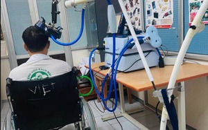 Tuổi 35 và cuộc chiến giành lại đôi chân sau đột quỵ