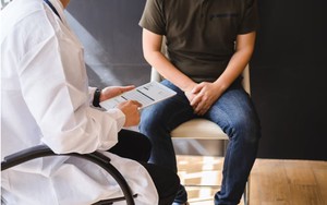 Ngâm lá trầu không sau khi làm việc này, chàng trai 20 tuổi phải 'cầu cứu' bác sĩ