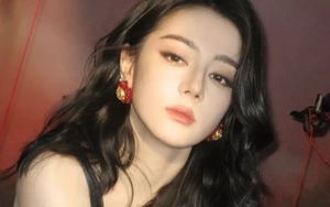 Mỹ nhân đè bẹp Địch Lệ Nhiệt Ba