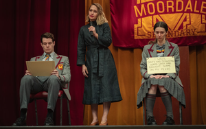 Xem phim Sex Education, tôi chết lặng: Đây là lý do năm ấy bố nhất quyết ly hôn mẹ, còn tôi rút ra bài học không bao giờ quên!