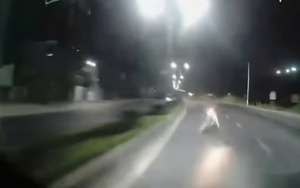 CLIP: Khoảnh khắc xe máy lao vào xe khách, người đàn ông tử vong tại chỗ