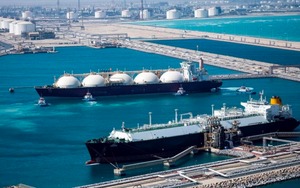 Tàu chở LNG của quốc gia đồng minh Mỹ đang vượt eo biển Hormuz để đến Trung Quốc bất ngờ quay đầu, không thể di chuyển