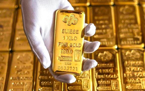 Một thế lực tung tiền "gom" hàng tấn vàng trong một ngày