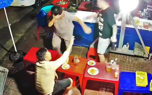 Công an vào cuộc vụ thanh niên đánh cụ bà trong quán ăn khuya ở Gia Lai