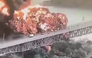 Video vụ nổ rung chuyển cầu huyết mạch Panama