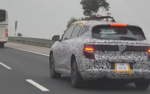 SUV mới toanh của VinFast lăn bánh trên đường