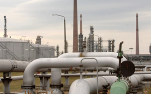 Quốc gia EU phụ thuộc tuyệt đối vào dầu Nga vừa bất ngờ xoay trục nhập 500.000 tấn dầu từ Mỹ