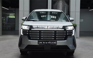 Loạt xe 7 chỗ 'đua nhau' giảm giá