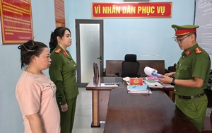 Bắt khẩn cấp người phụ nữ cố tình vượt rào chắn, hành hung 2 nhân viên đường sắt