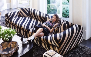 Quên mỹ phẩm đắt tiền đi, nữ tài phiệt U50 vung tiền tậu đá cẩm thạch dị bản để "bảo dưỡng" thanh xuân