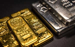 Cùng tăng dựng đứng sau thỏa thuận ngừng bắn Mỹ - Iran nhưng kim loại quý này tăng mạnh gấp hơn 2 lần vàng