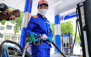 Giá xăng dầu tiếp tục giảm: RON95 hạ gần 3.000, diesel hạ gần 10.000 đồng/lít