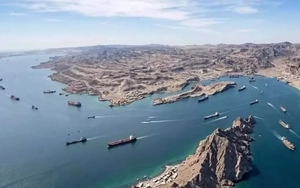 Iran thu phí tàu dầu qua eo biển Hormuz bằng tiền điện tử