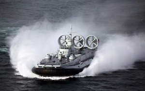 Trung Quốc âm thầm mở rộng hạm đội tàu đổ bộ đệm khí siêu lớn Zubr