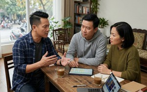 "Vợ chồng tôi lương gấp 7 lần vợ chồng người bạn, nhưng chúng tôi mua xe cũ, họ chơi xe sang"