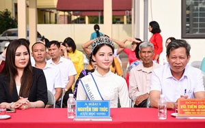 Á hậu Thu Trúc cùng hoa hậu Phan Kim Oanh về Thanh Hóa tri ân thầy cô