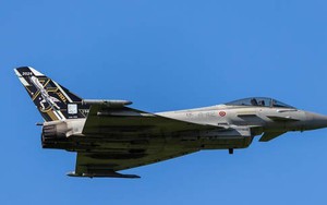 Áo điều tiêm kích Eurofighter Typhoon chặn 2 máy bay do thám của Mỹ