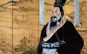 Hoàng đế Trung Quốc thường mặc áo vàng, sao Tần Thủy Hoàng chọn màu đen?
