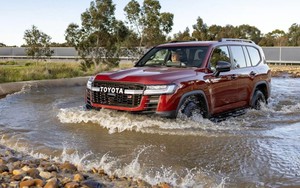 Toyota Land Cruiser mạnh nhất lịch sử có giá tiệm cận Lexus LX 700h