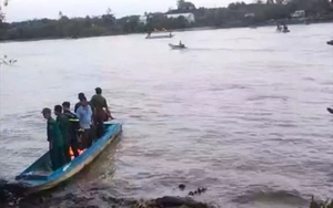 Giáo viên tiểu học tử vong sau vụ lật vỏ lãi trên sông ở Cà Mau
