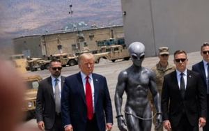 Làn sóng hồ sơ UFO mới sắp công bố sau hình ảnh gây tranh cãi của ông Trump
