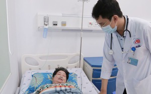 Bị mèo nhà cắn, người phụ nữ nguy kịch